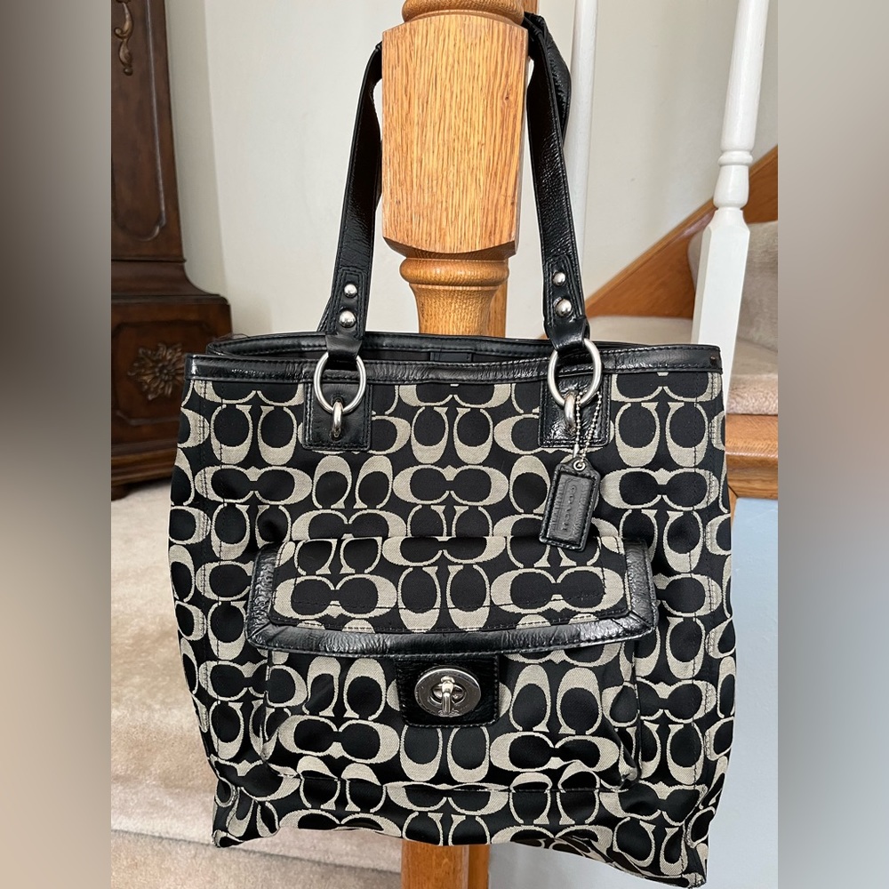 Coach shoulder bag